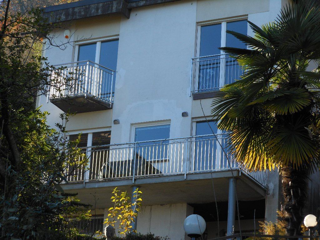 Belgirate Villa vista lago 3 camere con giardino e terrazzo
